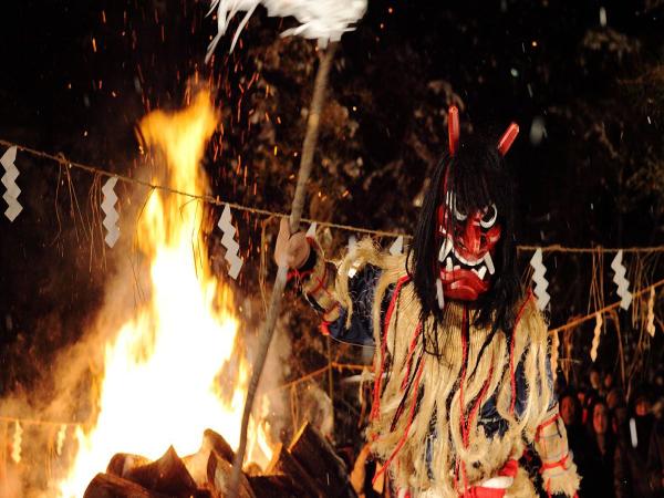 男鹿のなまはげ紫灯まつり