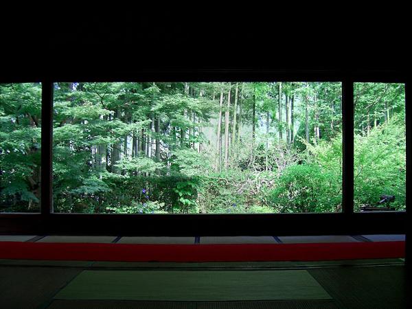 宝泉院　大きな額縁のような景色