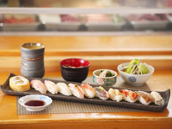 ２日目の昼食：七尾寿司